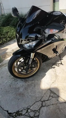 Cbr1000rr ano 2010