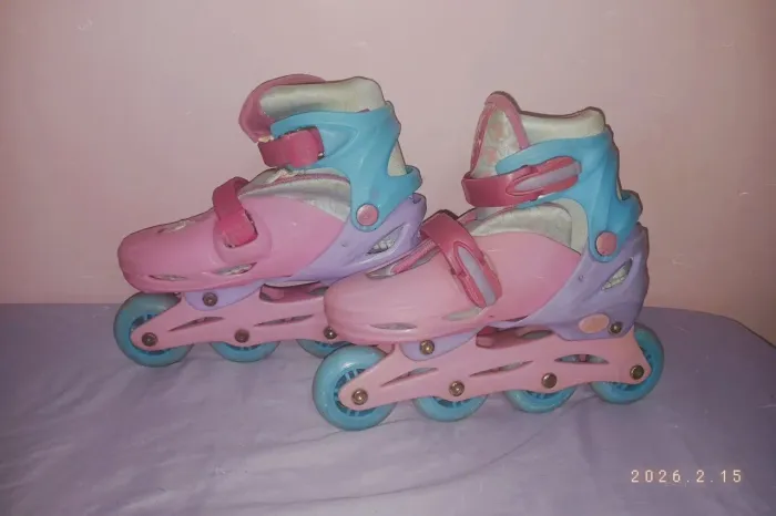 Vendo patins semi novo, n° 31 ao 35.