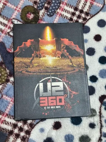Box 2 DVDs U2 360° At The Rose Bowl