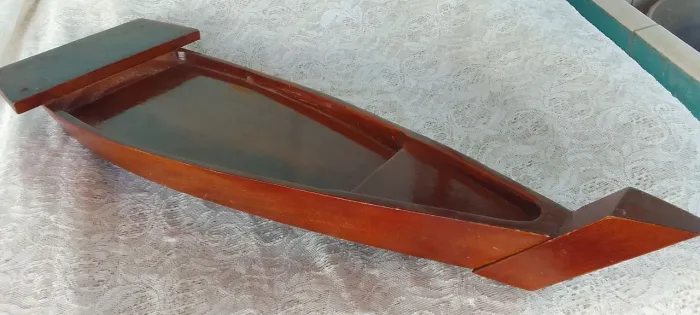 Barco para sushi ou sashimi em madeira de lei 60 cm