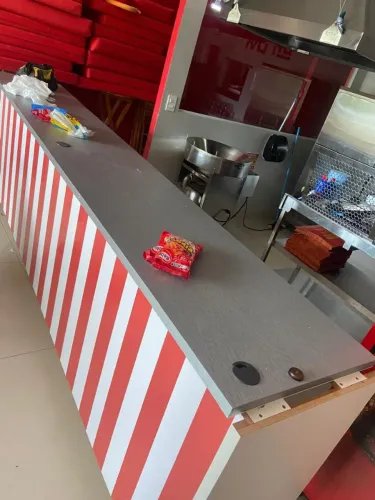 Balcão com armário em MDF
