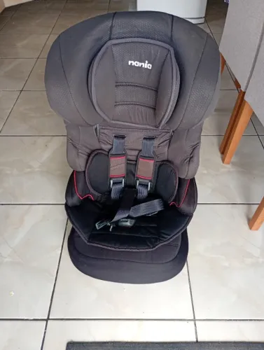 Cadeirinha para criança - carro.