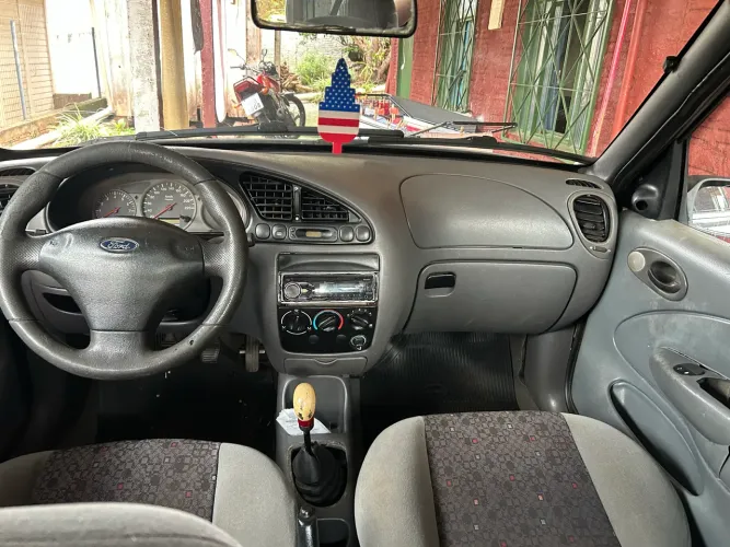 Ford Fiesta GL Class 1.0i 5P 2001