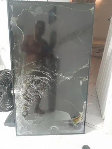 Smart tv lg tela trincada