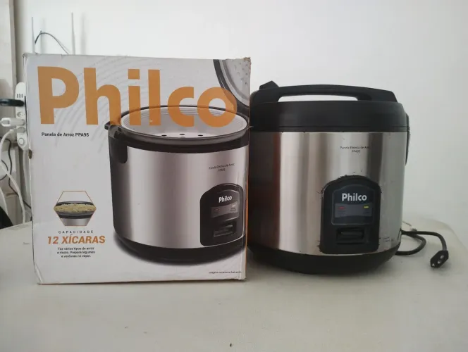 Panela elétrica de arroz Philco 12 xícaras com função manter aquecido e refogar 
