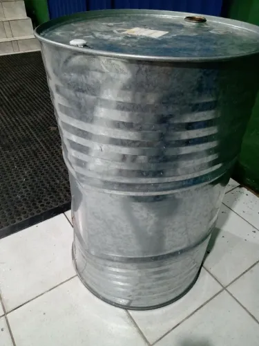 Tambor 200lt, lata , usado