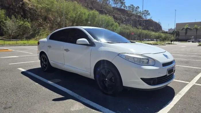 Renault Fluence Sed. Dynamique 2.0 16V Flex Aut. 2013
