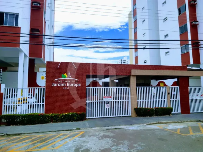Apartamento com três quartos, suíte e armários planejados para locação no Condomínio Jardi