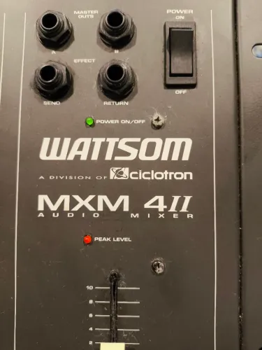 Mesa de Som Wattsom Ciclotron MXM 4II 4 Canais - Pouquíssimo Uso