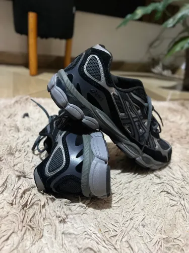 Tênis Asics GEL-NYC Graphite Gray - NOVO (Nunca usado) - Tam 43