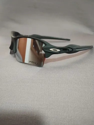 Lupa Oakley
