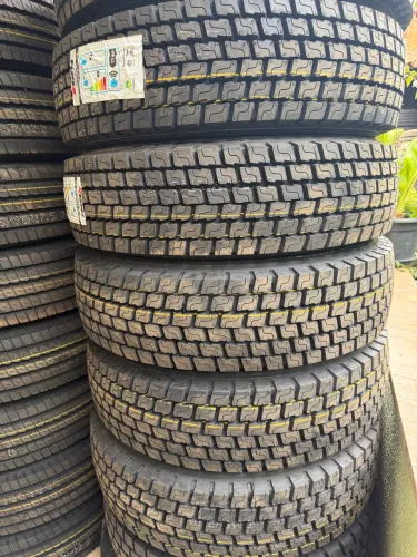 235/75 17.5 é 215/75 17.5 XBRI