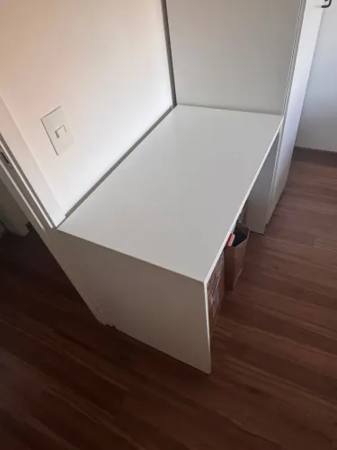 Escrivaninha 1M X 0,6 x 1M + ventilador de brinde