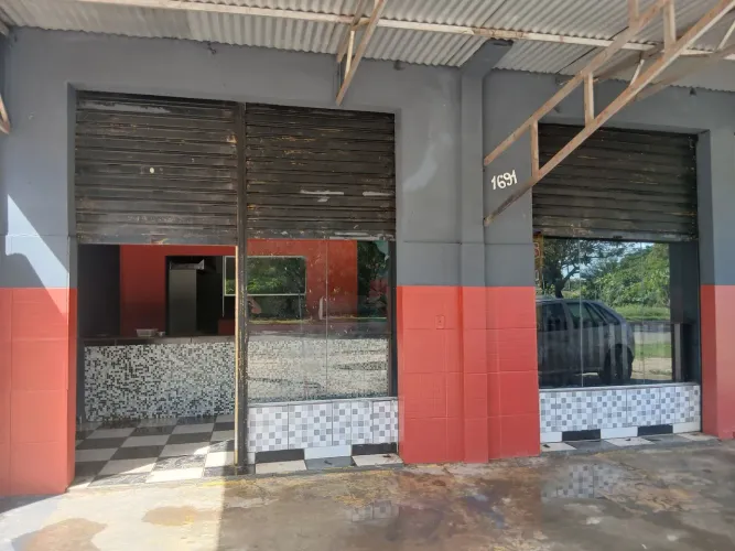 Aluga-se ponto comercial
