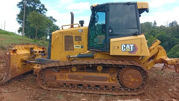 Trator de Esteira Caterpillar D4K ANO 2021 6.000 Horas Único Dono