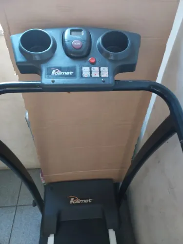 Esteira Elétrica Polimet Ep-1600 127v/220v Cor Preto