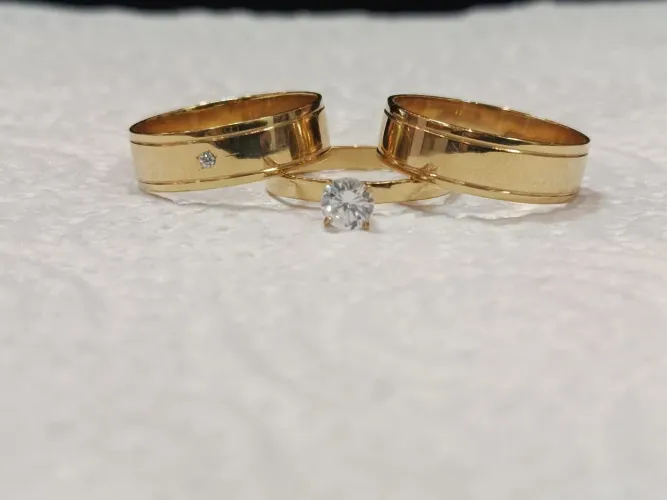 Combo de alianças em ouro