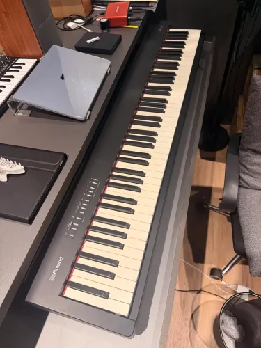 Piano Digital Roland FP-30 88 Teclas - Estado de Novo