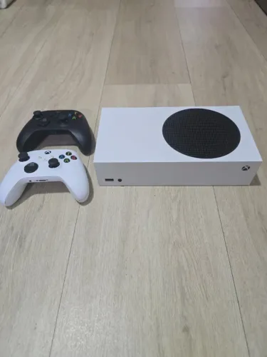 Xbox Series S 500GB | 2 controles 