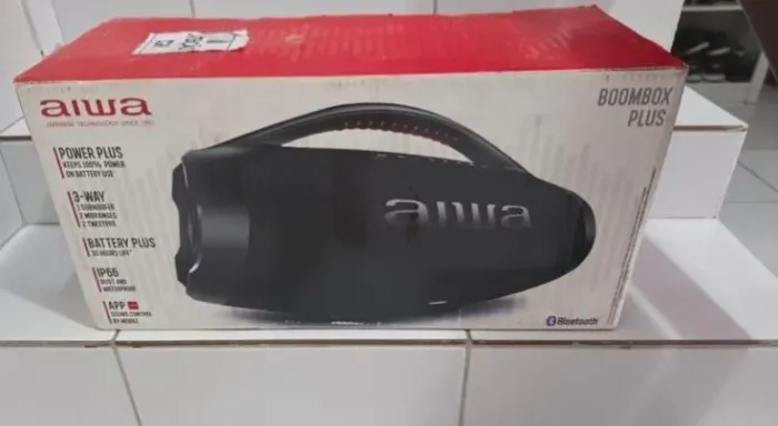 Aiwa Boombox Plus nova, sem marcas, pouco uso e som potente ?