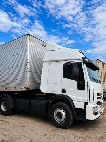 Iveco Cursor 2012 Báu - Único Dono - Pneus Novos e Revisado