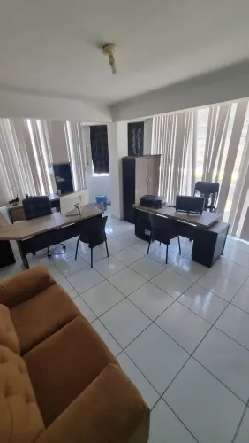 Vendo mobiliário completo de escritório .