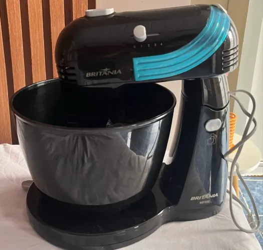 Batedeira Britânia BBT350 Preta 350W