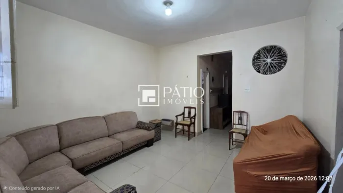NAZARÉ. Casa de 4 quartos, sendo 2 suítes. Perto da Av. Brás de Aguiar.