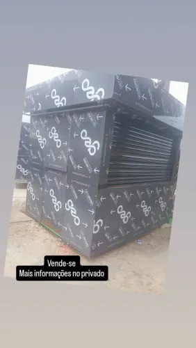 Quiosque quase finalizado para venda