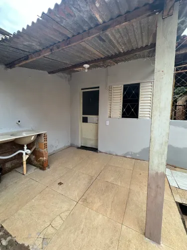 Aluga-se Kitnet - Incluso Água e Energia