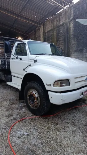 Caminhão Ford F14000 HD ano 1994