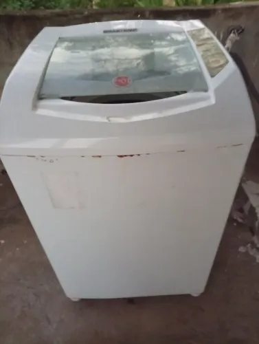 Máquina de lavar roupa com defeito
