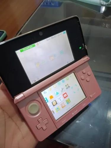 Nintendo 3DS Rosa metálico + 3 jogos
