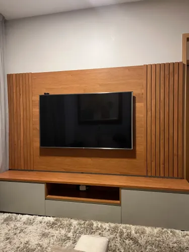Painel de TV + rack planejado