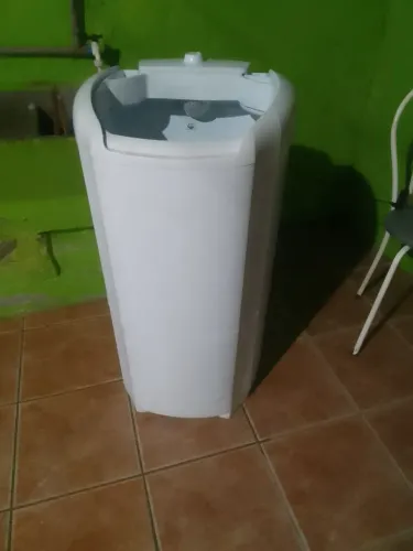 Vendo tanquinho 15kg sem tampa mas funcionando perfeitamente