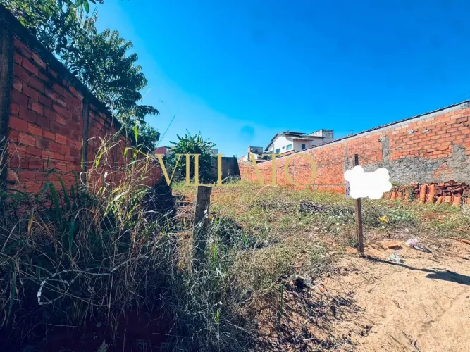 LOTE A VENDA NO JARDIM PETROPOLES- GOIANIA- GO