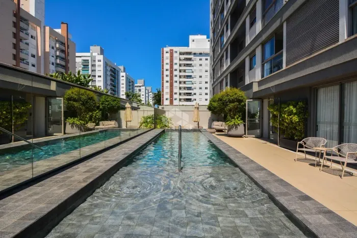 APARTAMENTO COM 2 SUÍTES 1 VAGA DE GARAGEM E LAZER COMPLETO NO JARDIM ATLÂNTICO FLORIANÓPO