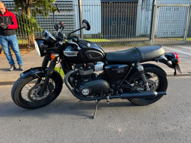 Triumph Bonneville T100 Black 900cc