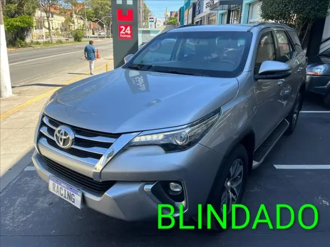 Toyota Hilux SW4 SRX 4X4 2.8 TDI 16V Dies. Aut. 2018