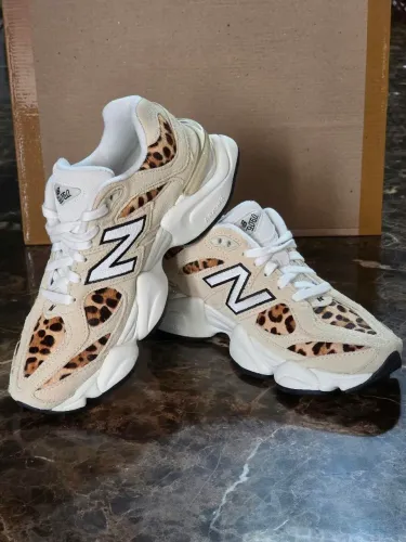 TÊNIS NEW BALANCE 9060 - ANIMAL PRINT - ONCINHA
