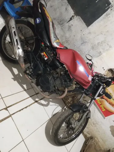 Vendo ou troco em carro, o valor dela tô pedindo 3000