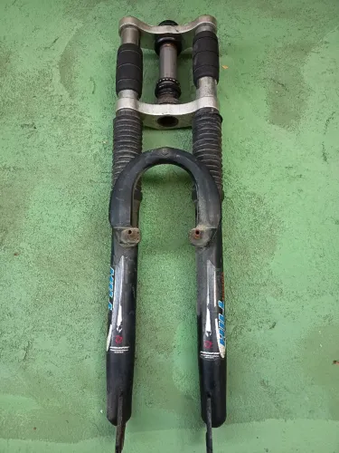 Garfo suspensão dianteira aro 26 "downhill" grandes impactos.