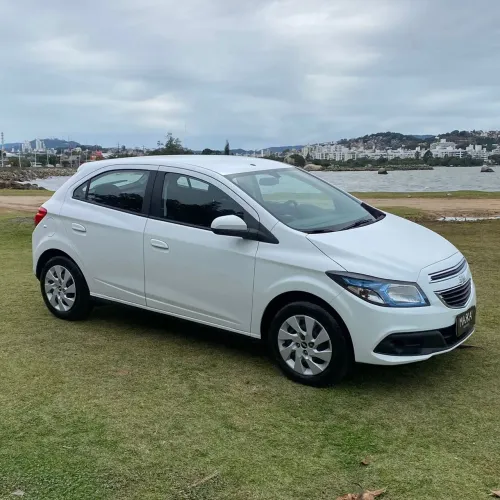 Chevrolet Onix Hatch LT 1.4 8V Flex Power Mec. 4P 2015