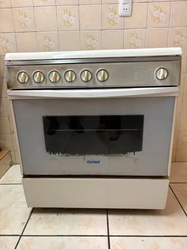 Fogão Consul 6 bocas com forno - R$ 300