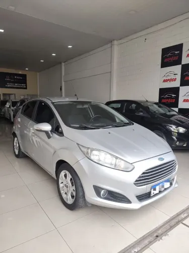 Ford Fiesta 1.6 16V Flex Aut. 5P 2014
