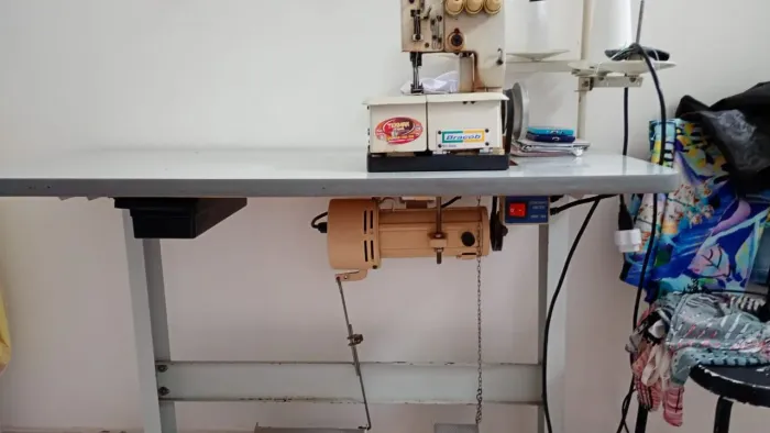 Máquina de costura Galoneira semi industrial 
