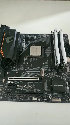 Kit Gamer Ryzen 7 5700X3d , seminovo 3 meses de garantia (Estudo troca por outros kits)