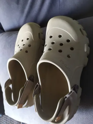 Crocs original marrom claro 