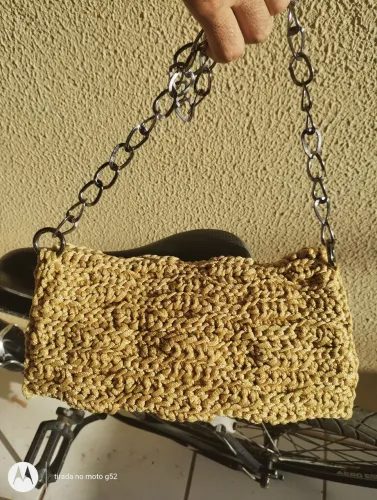 Bolsas de crochê modelos únicos trabalhadas a mão.