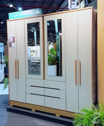 Guarda roupa casal 6 portas C/detalhes frisado novo a pronta entrega